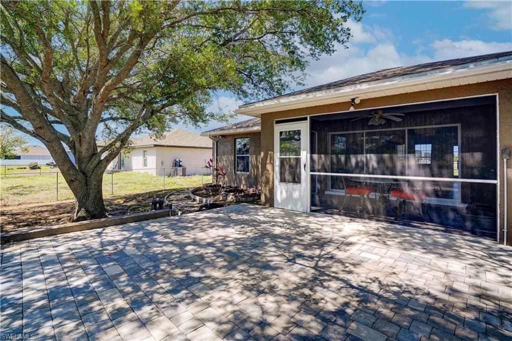 1427 NE Juanita Pl, Cape Coral, FL 33909 Photo