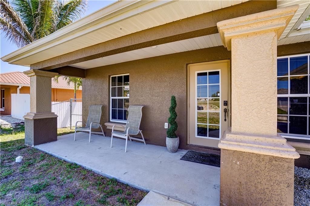 1427 NE Juanita Pl, Cape Coral, FL 33909 Photo