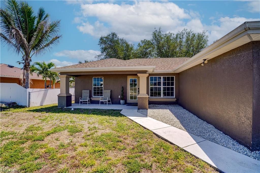 1427 NE Juanita Pl, Cape Coral, FL 33909 Photo