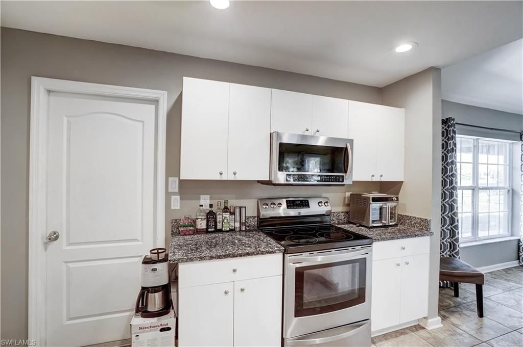 1427 NE Juanita Pl, Cape Coral, FL 33909 Photo