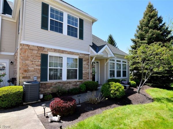 362 E Legend Court, Unit B, Highland Heights, OH 44143