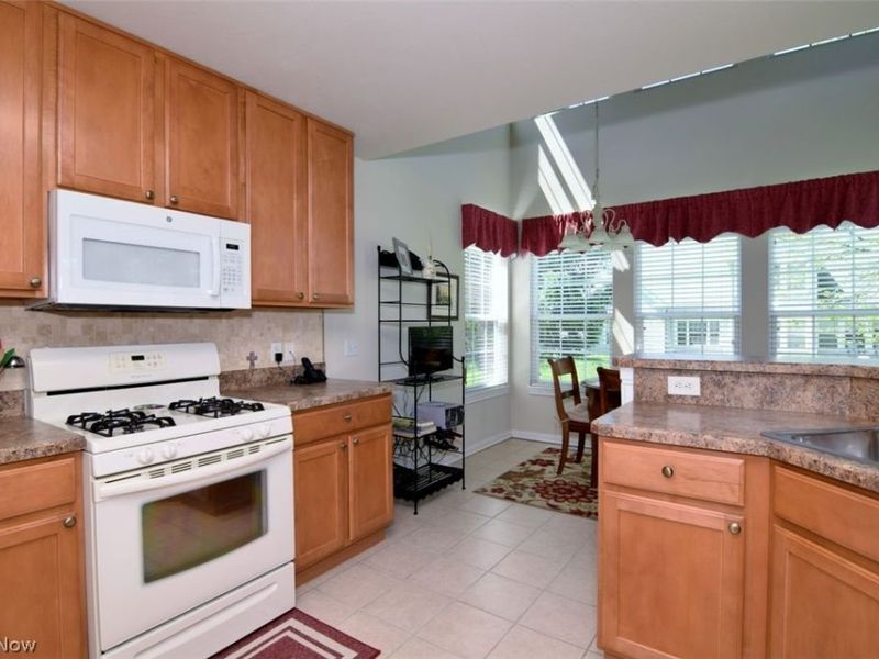 362 E Legend Court, Unit B, Highland Heights, OH 44143 Photo 10