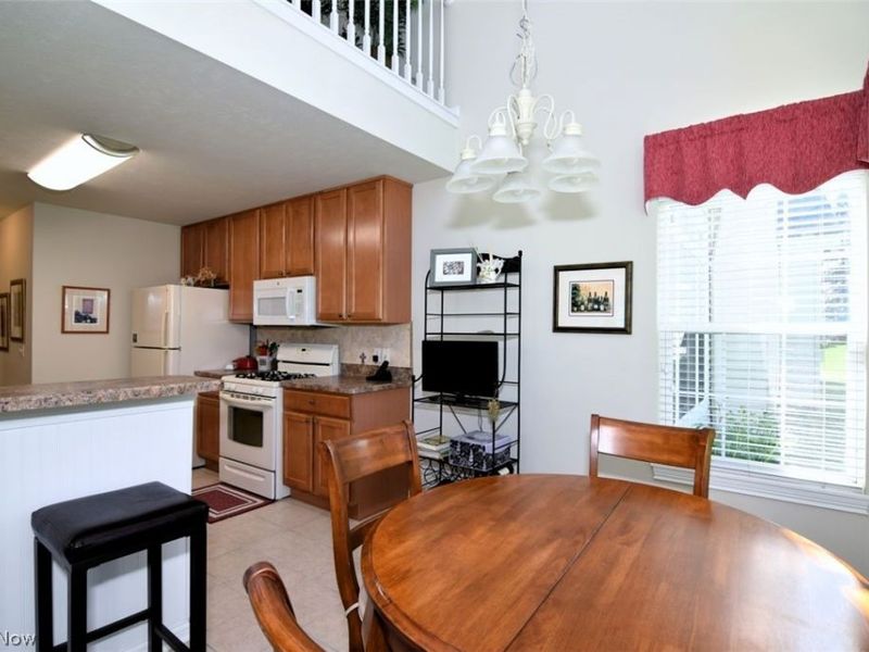 362 E Legend Court, Unit B, Highland Heights, OH 44143 Photo 12