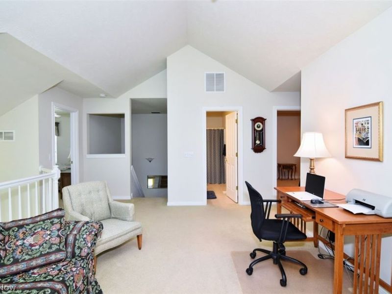 362 E Legend Court, Unit B, Highland Heights, OH 44143 Photo 22