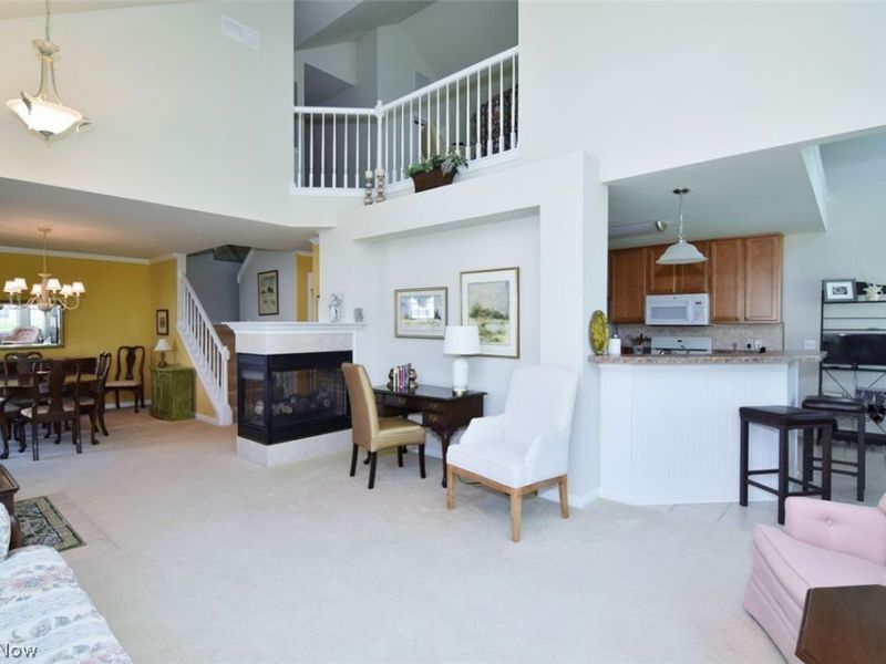 362 E Legend Court, Unit B, Highland Heights, OH 44143 Photo 3