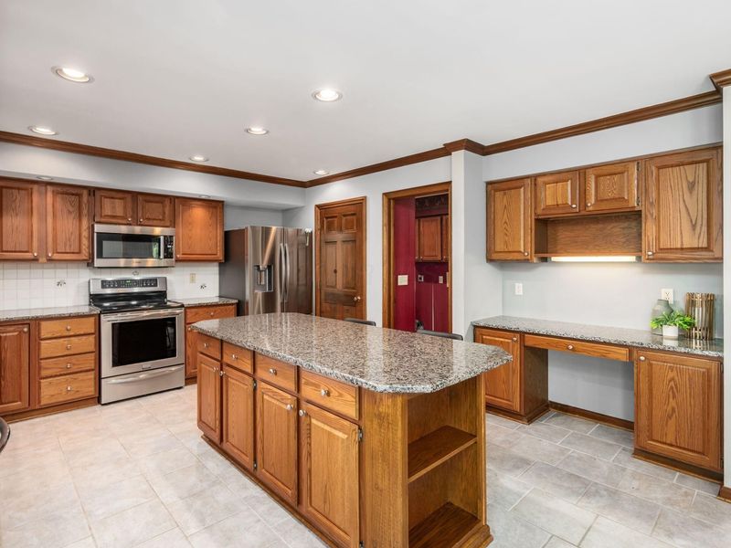 6855 Roundwood Court, Dublin, OH 43016 Photo 10