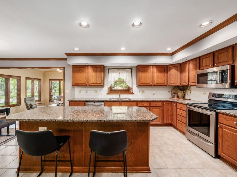 6855 Roundwood Court, Dublin, OH 43016 Photo 12