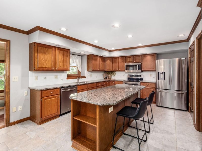 6855 Roundwood Court, Dublin, OH 43016 Photo 13