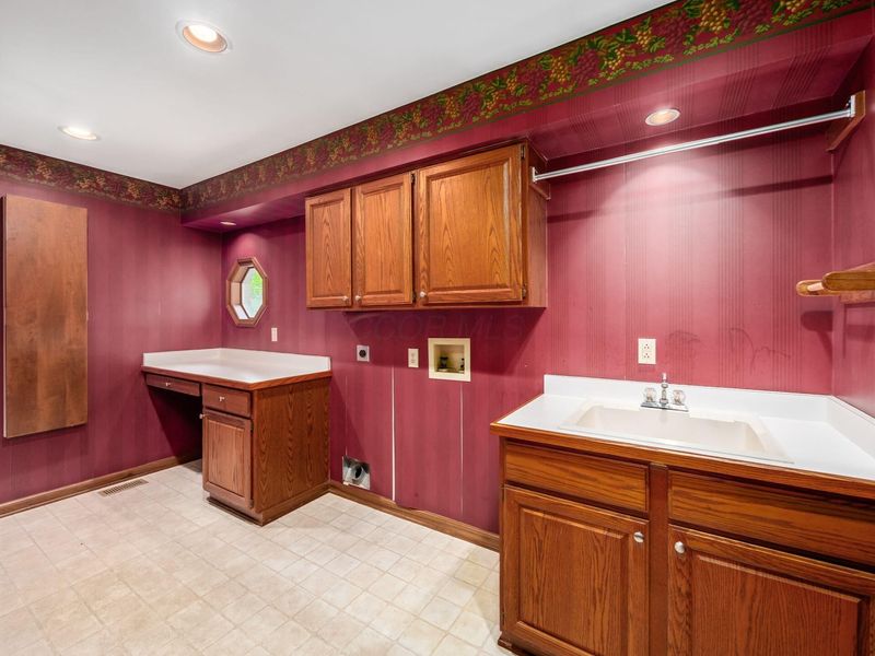 6855 Roundwood Court, Dublin, OH 43016 Photo 18