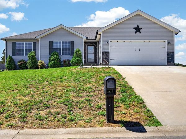 1360 Winnipeg Way , Bowling Green, KY 42101