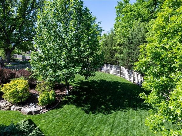 7100 Woodland Drive, Shawnee, KS 66218