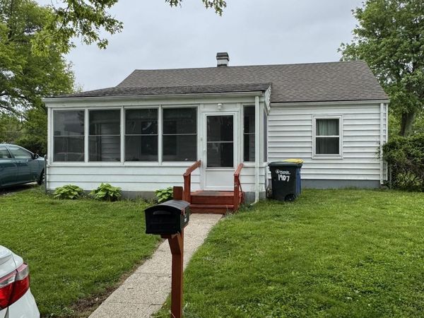 1907 E Greenlawn Court, Muncie, IN 47302