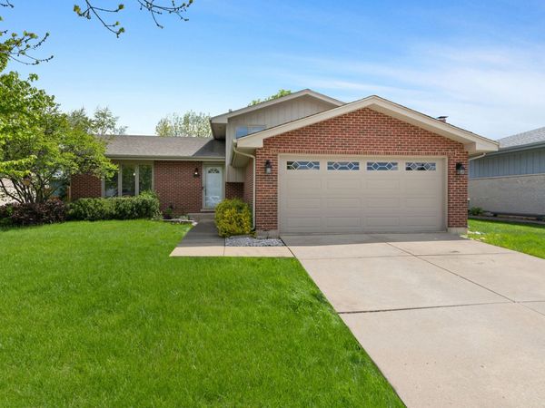 615 Driftwood Avenue , Romeoville, IL 60446