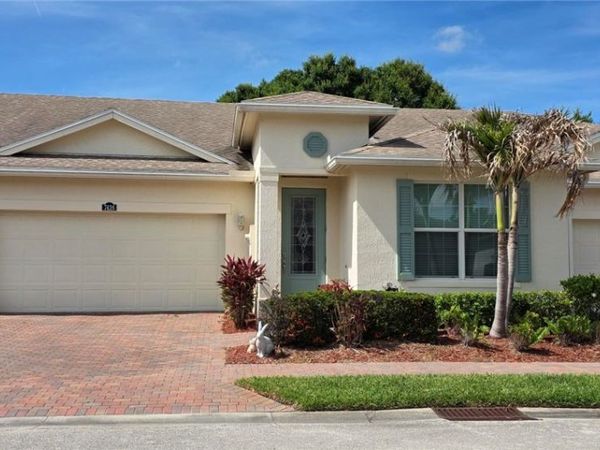 7426 Oakridge Place, Vero Beach, FL 32966