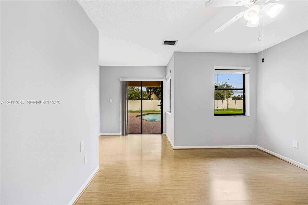 11301 SW 4th St , Pembroke Pines, FL 33025 Photo