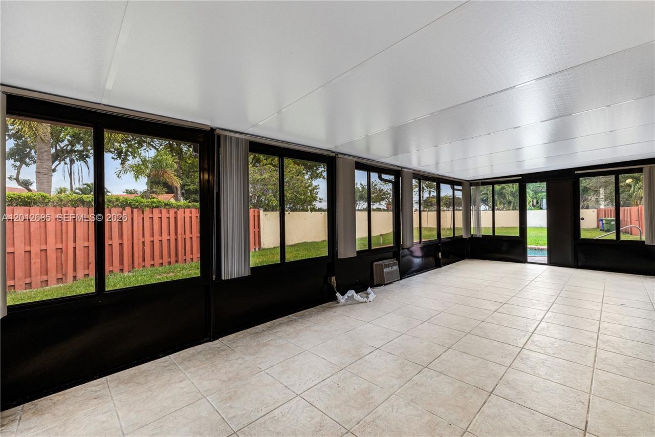 11301 SW 4th St , Pembroke Pines, FL 33025 Photo