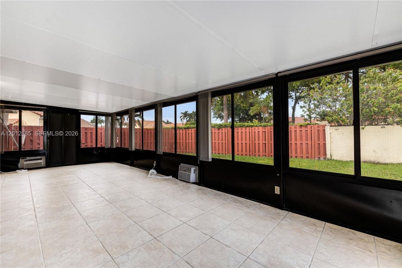 11301 SW 4th St , Pembroke Pines, FL 33025 Photo