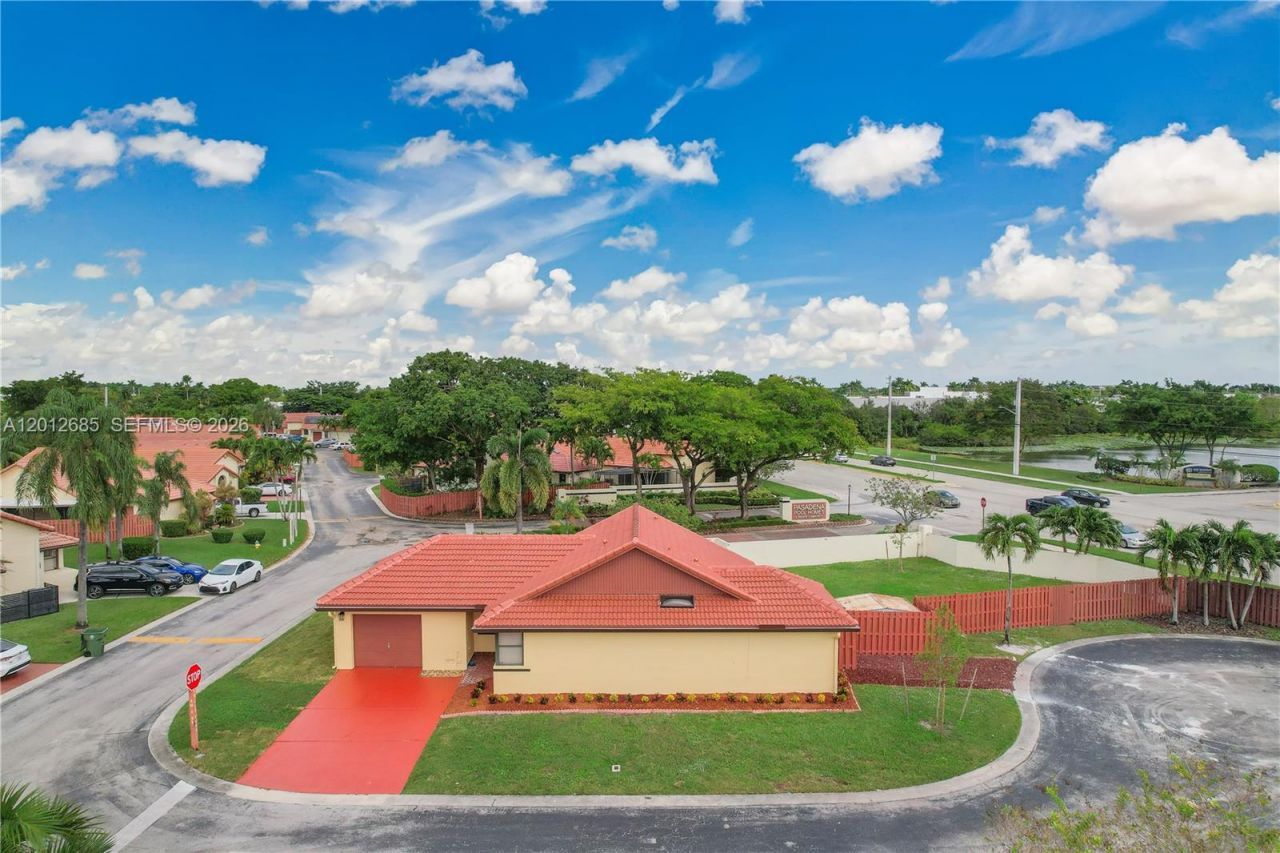 11301 SW 4th St , Pembroke Pines, FL 33025 Photo