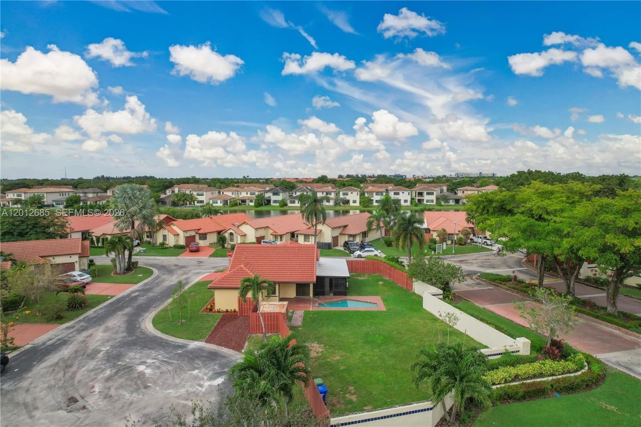 11301 SW 4th St , Pembroke Pines, FL 33025 Photo