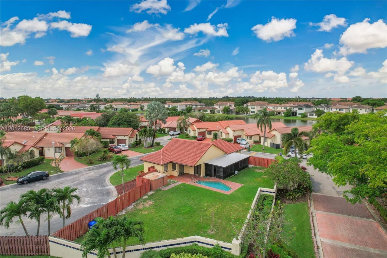 11301 SW 4th St , Pembroke Pines, FL 33025 Photo