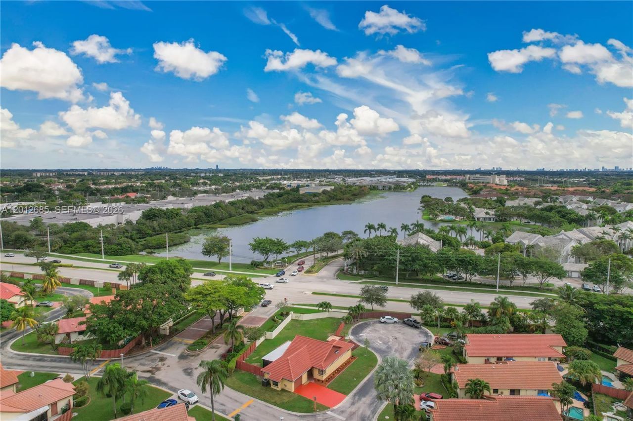 11301 SW 4th St , Pembroke Pines, FL 33025 Photo