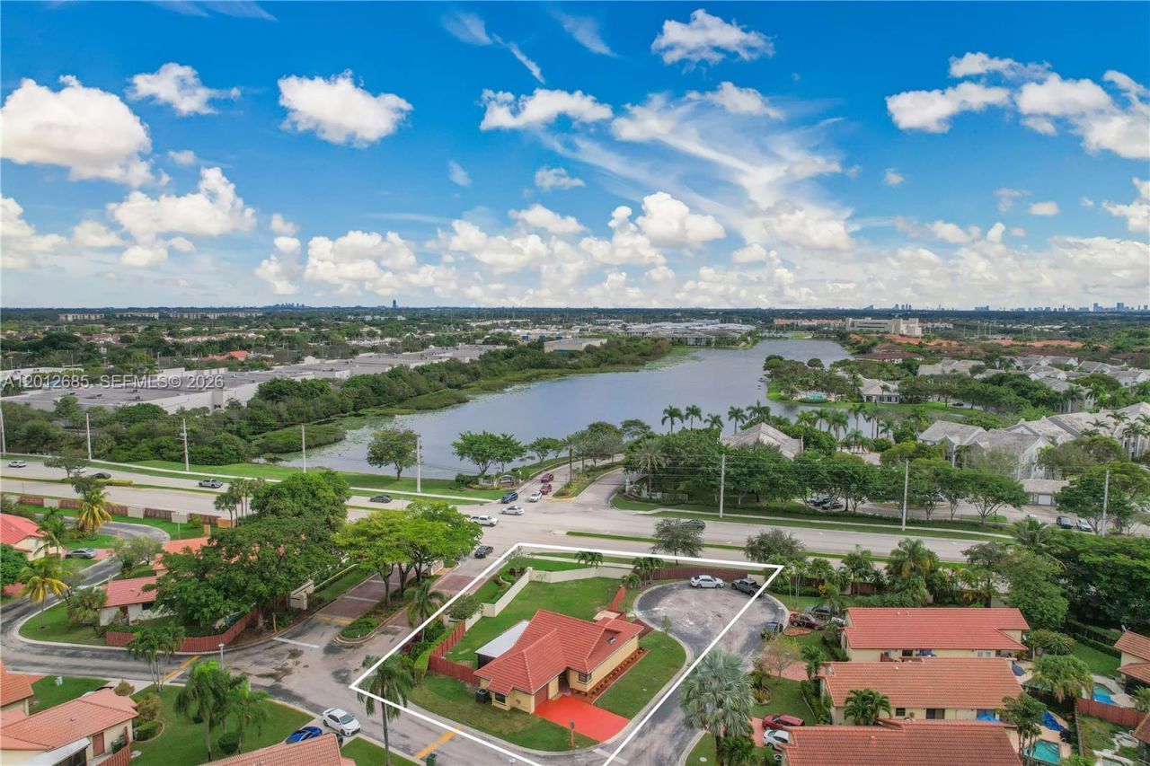 11301 SW 4th St , Pembroke Pines, FL 33025 Photo
