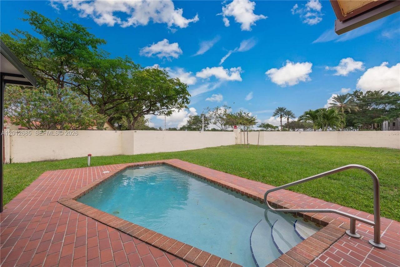 11301 SW 4th St , Pembroke Pines, FL 33025 Photo
