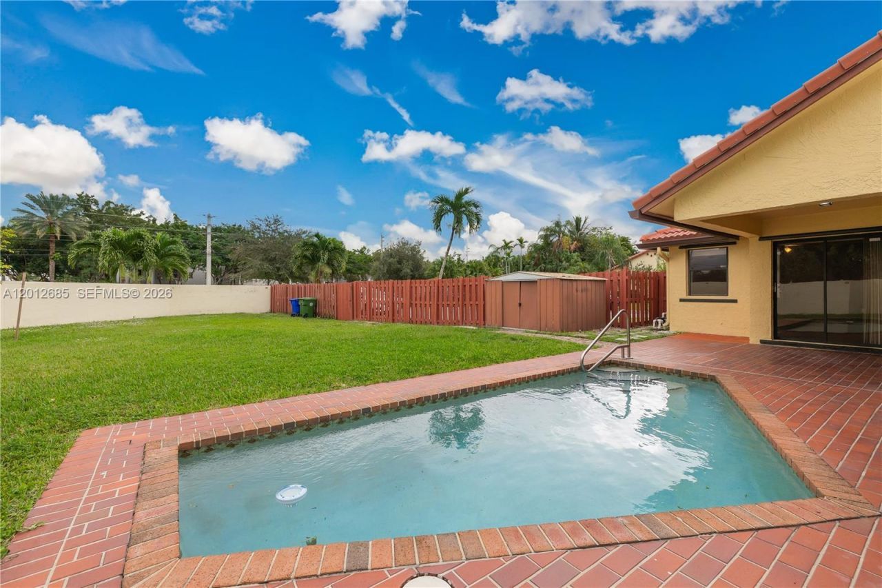 11301 SW 4th St , Pembroke Pines, FL 33025 Photo