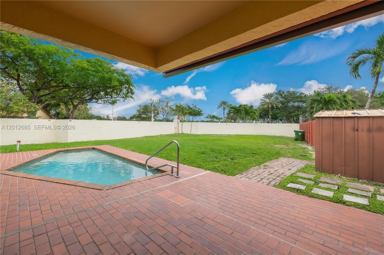 11301 SW 4th St , Pembroke Pines, FL 33025 Photo