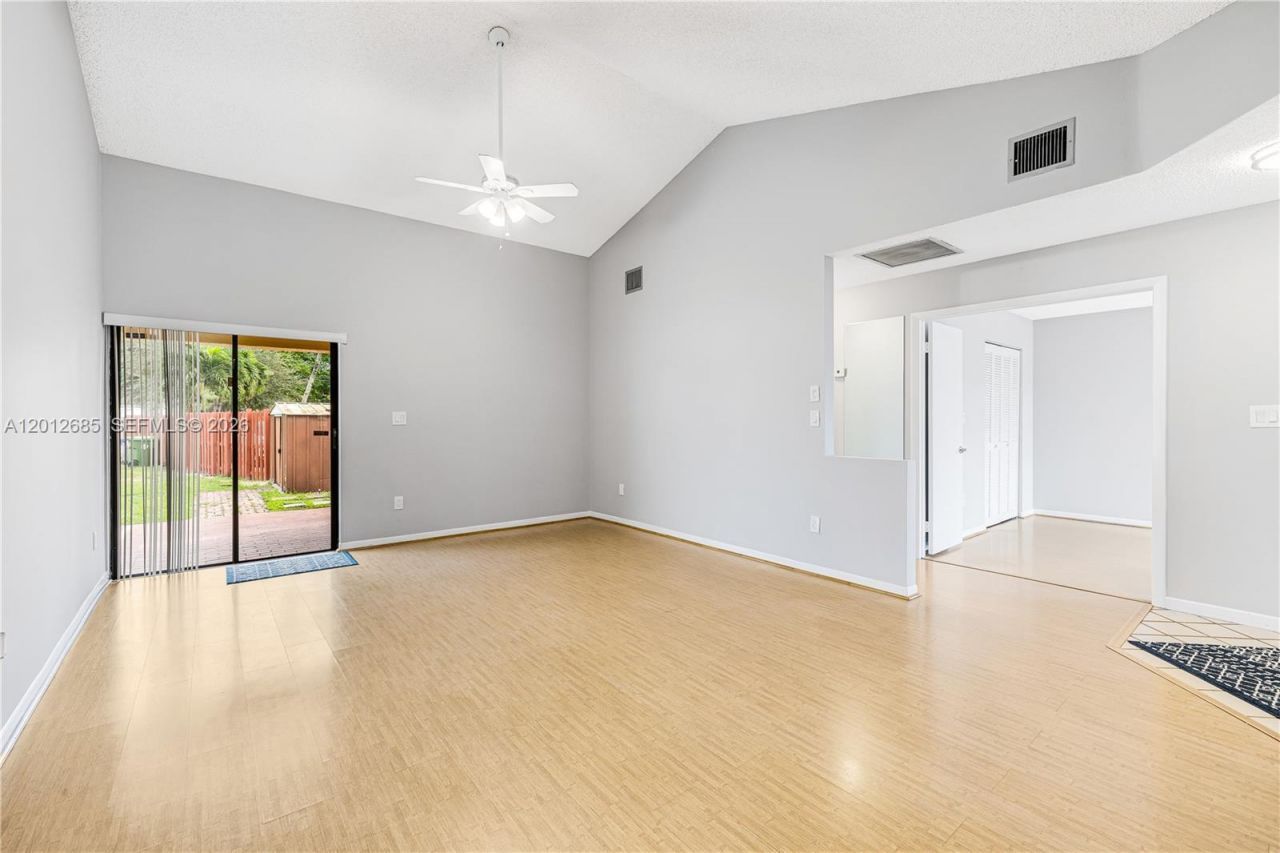 11301 SW 4th St , Pembroke Pines, FL 33025 Photo