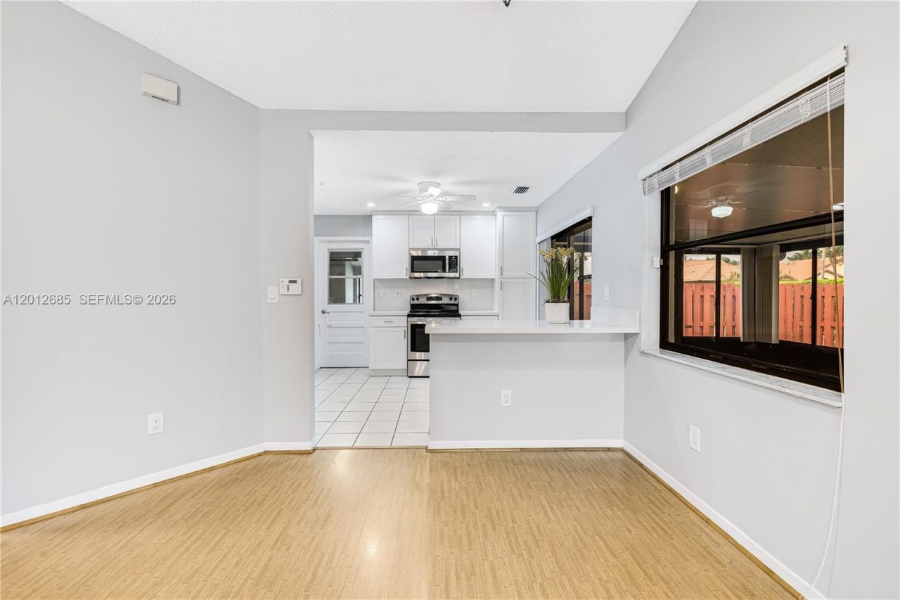 11301 SW 4th St , Pembroke Pines, FL 33025 Photo
