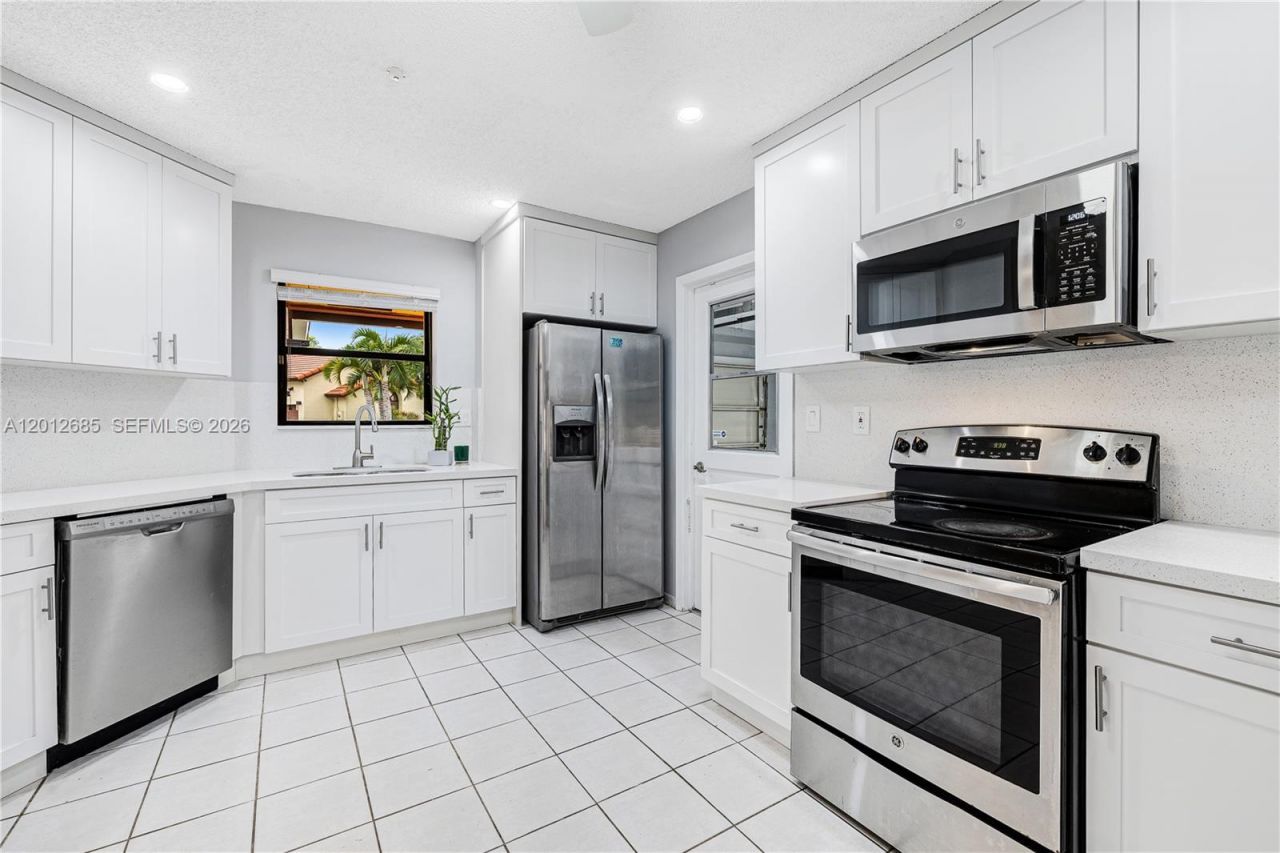 11301 SW 4th St , Pembroke Pines, FL 33025 Photo