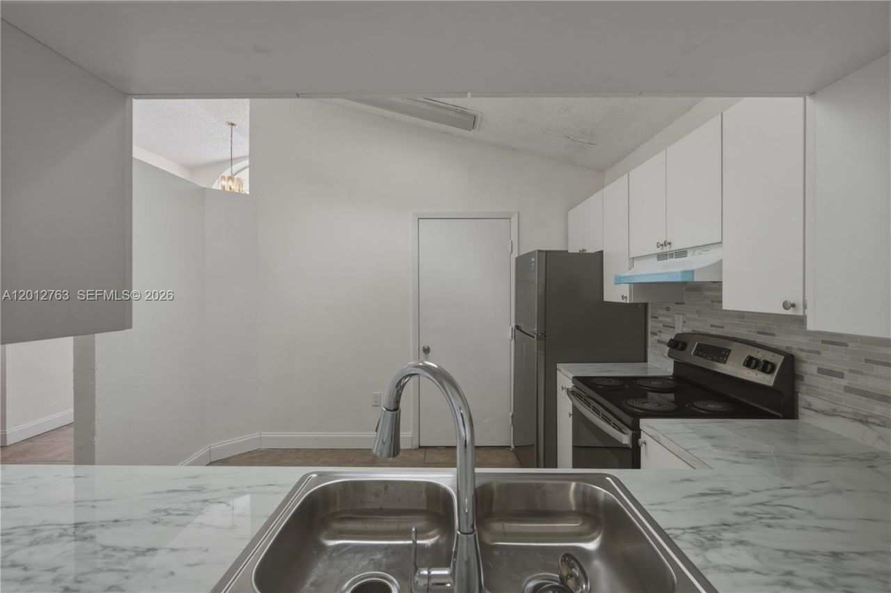 9992 Periwinkle St, Miramar, FL 33025 Photo