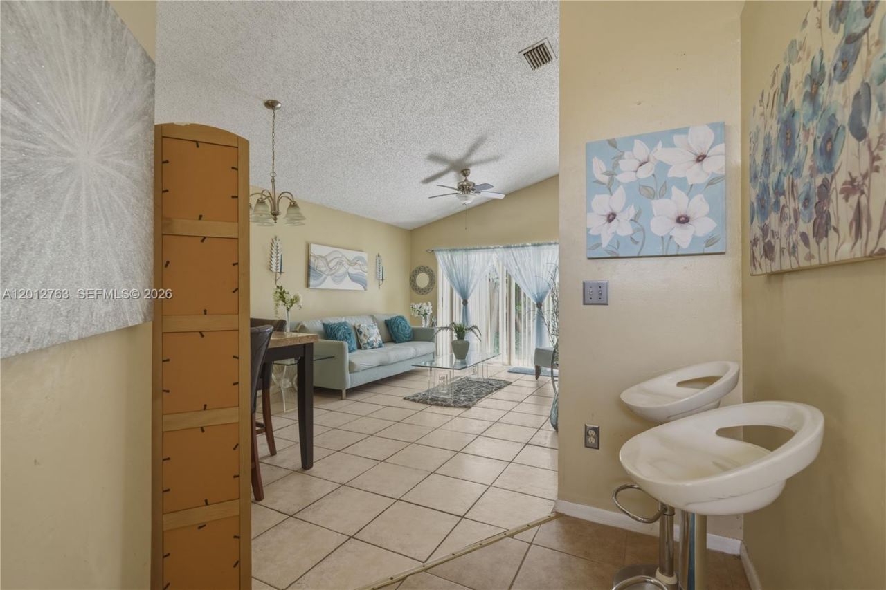 9992 Periwinkle St, Miramar, FL 33025 Photo