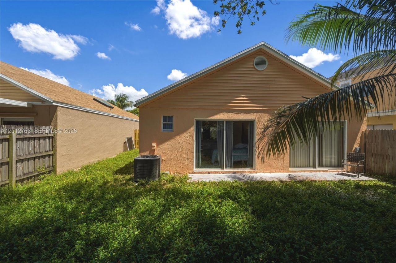 9992 Periwinkle St, Miramar, FL 33025 Photo