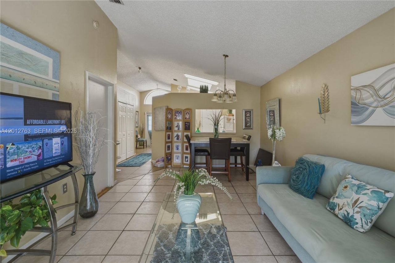 9992 Periwinkle St, Miramar, FL 33025 Photo