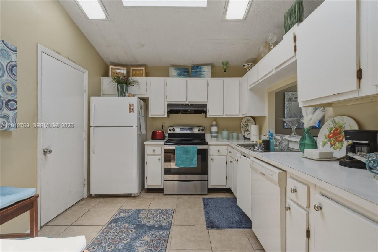 9992 Periwinkle St, Miramar, FL 33025 Photo