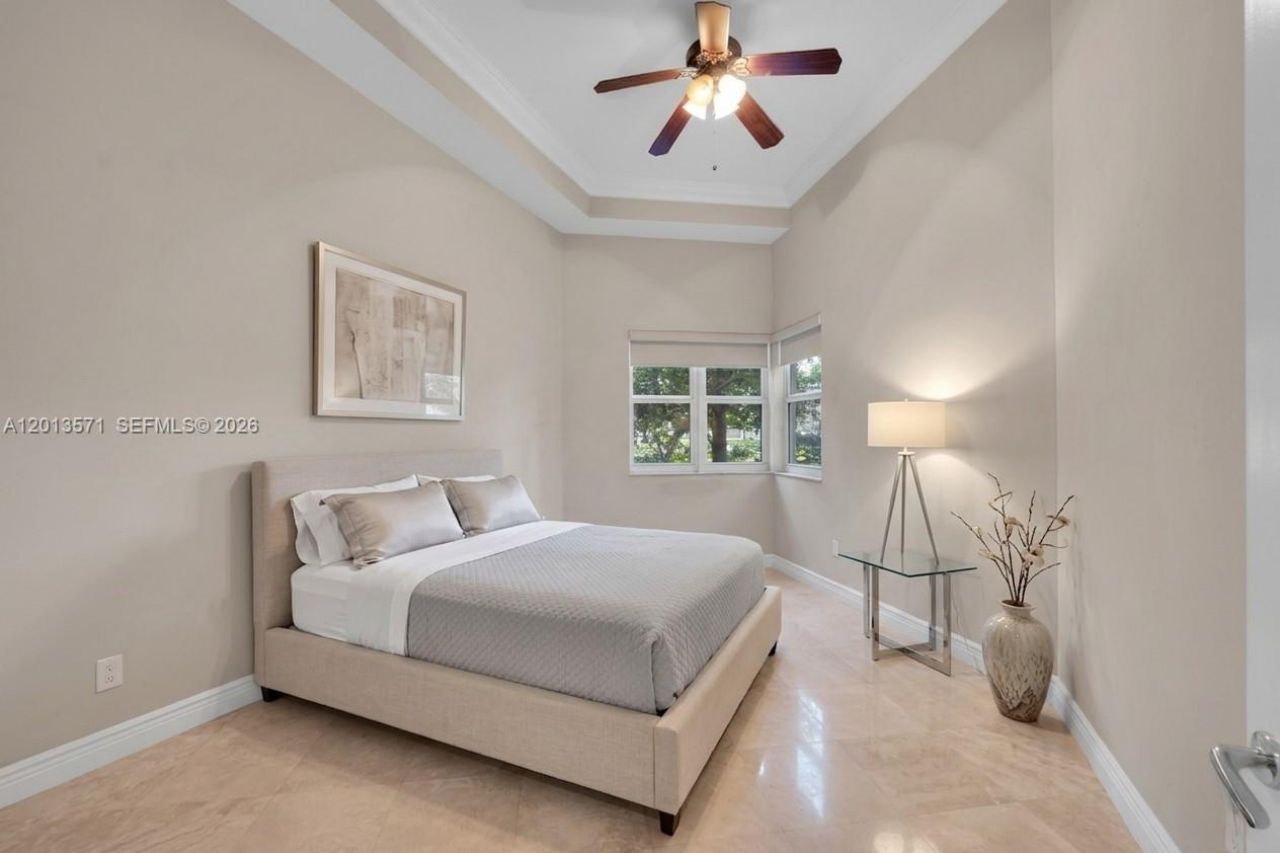 19900 E Country Club Dr, Unit 116, Aventura, FL 33180 Photo