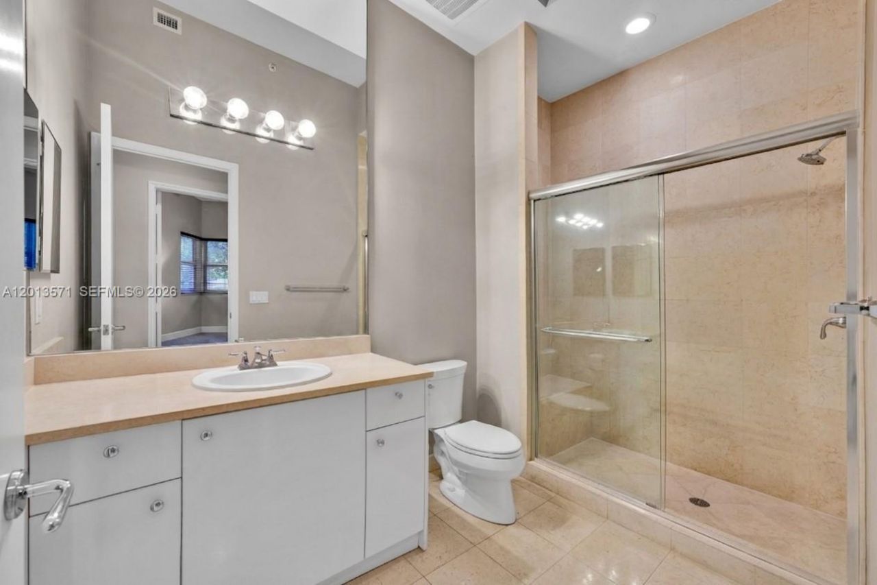 19900 E Country Club Dr, Unit 116, Aventura, FL 33180 Photo