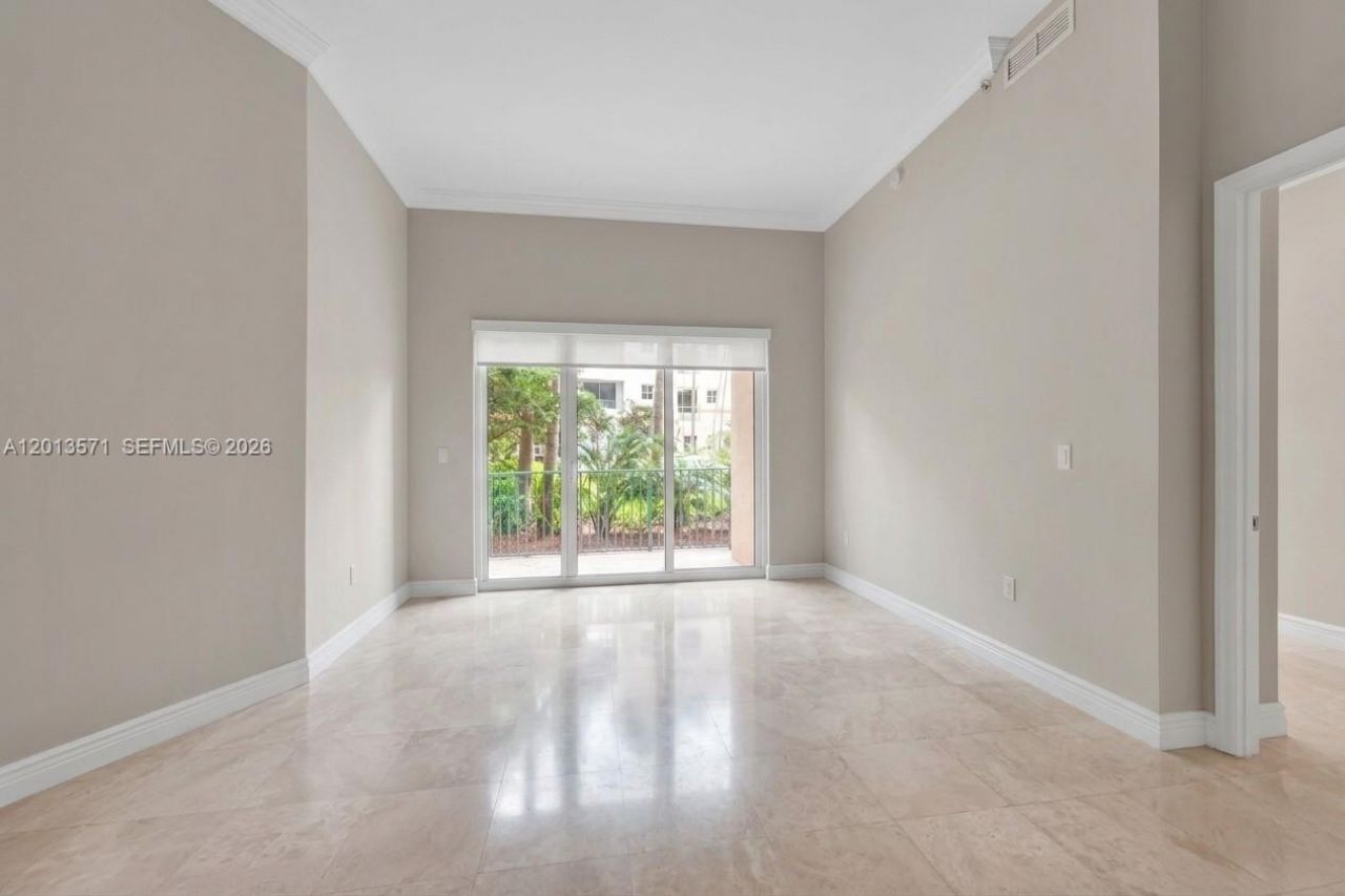 19900 E Country Club Dr, Unit 116, Aventura, FL 33180 Photo