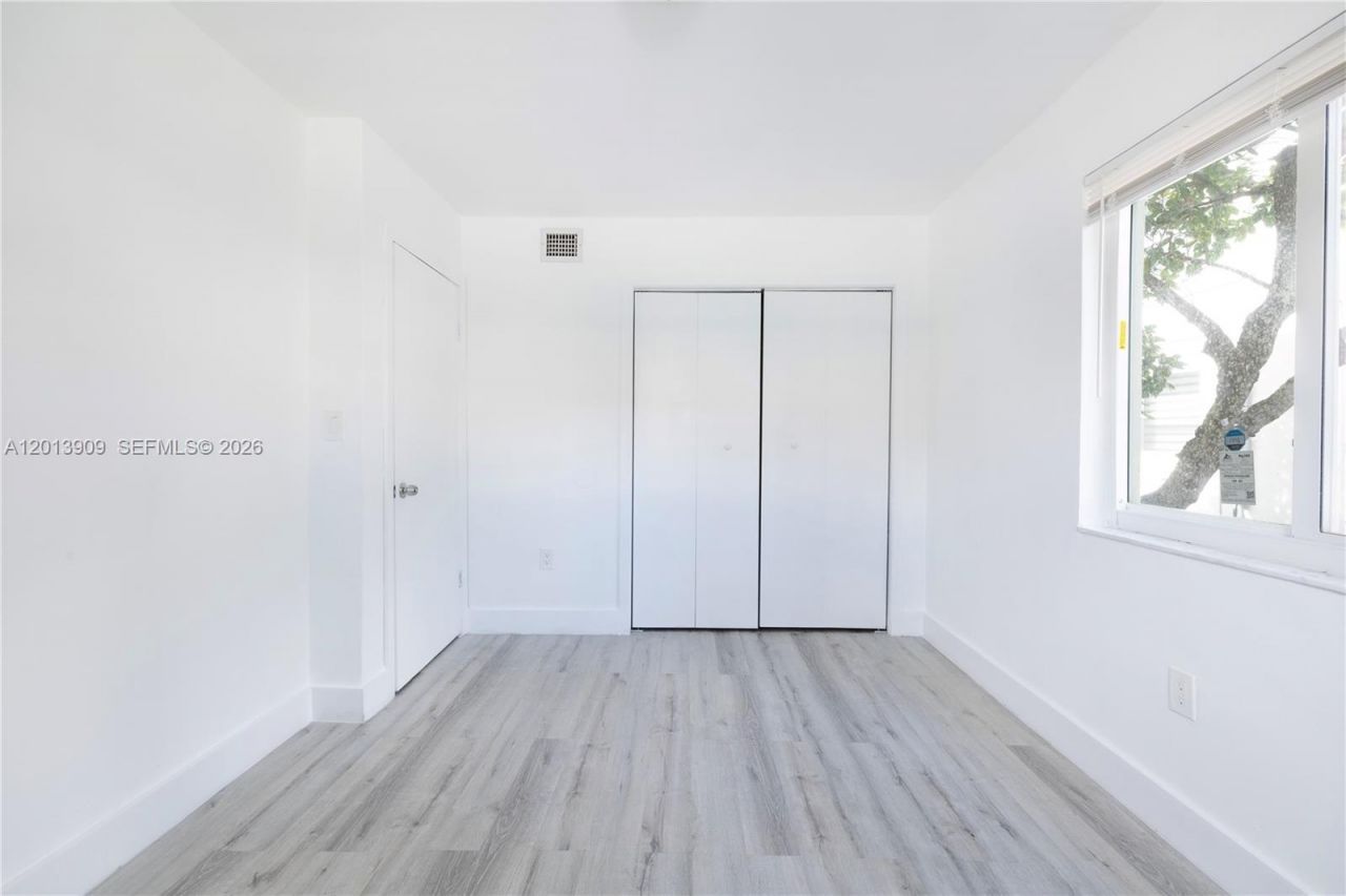 1091 SW 4th St , Unit 1, Miami, FL 33130 Photo