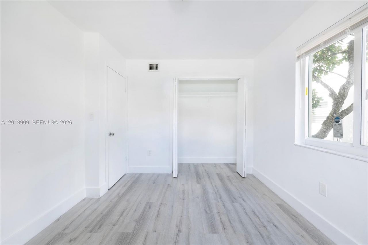 1091 SW 4th St , Unit 1, Miami, FL 33130 Photo
