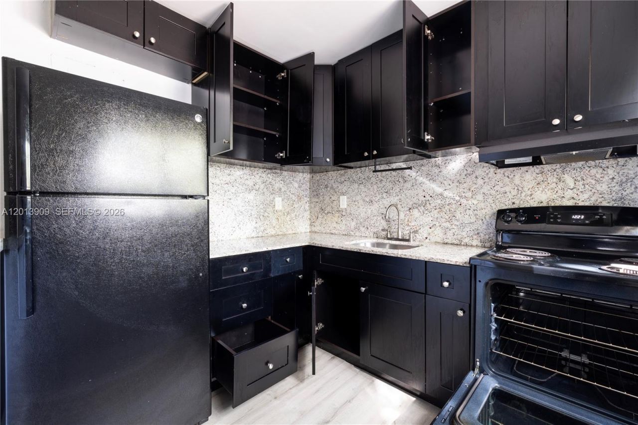 1091 SW 4th St , Unit 1, Miami, FL 33130 Photo