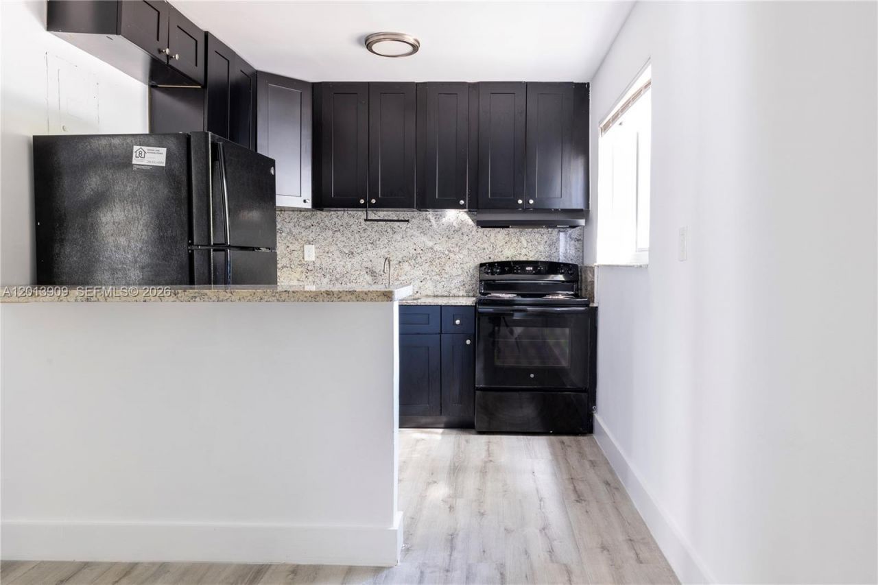 1091 SW 4th St , Unit 1, Miami, FL 33130 Photo
