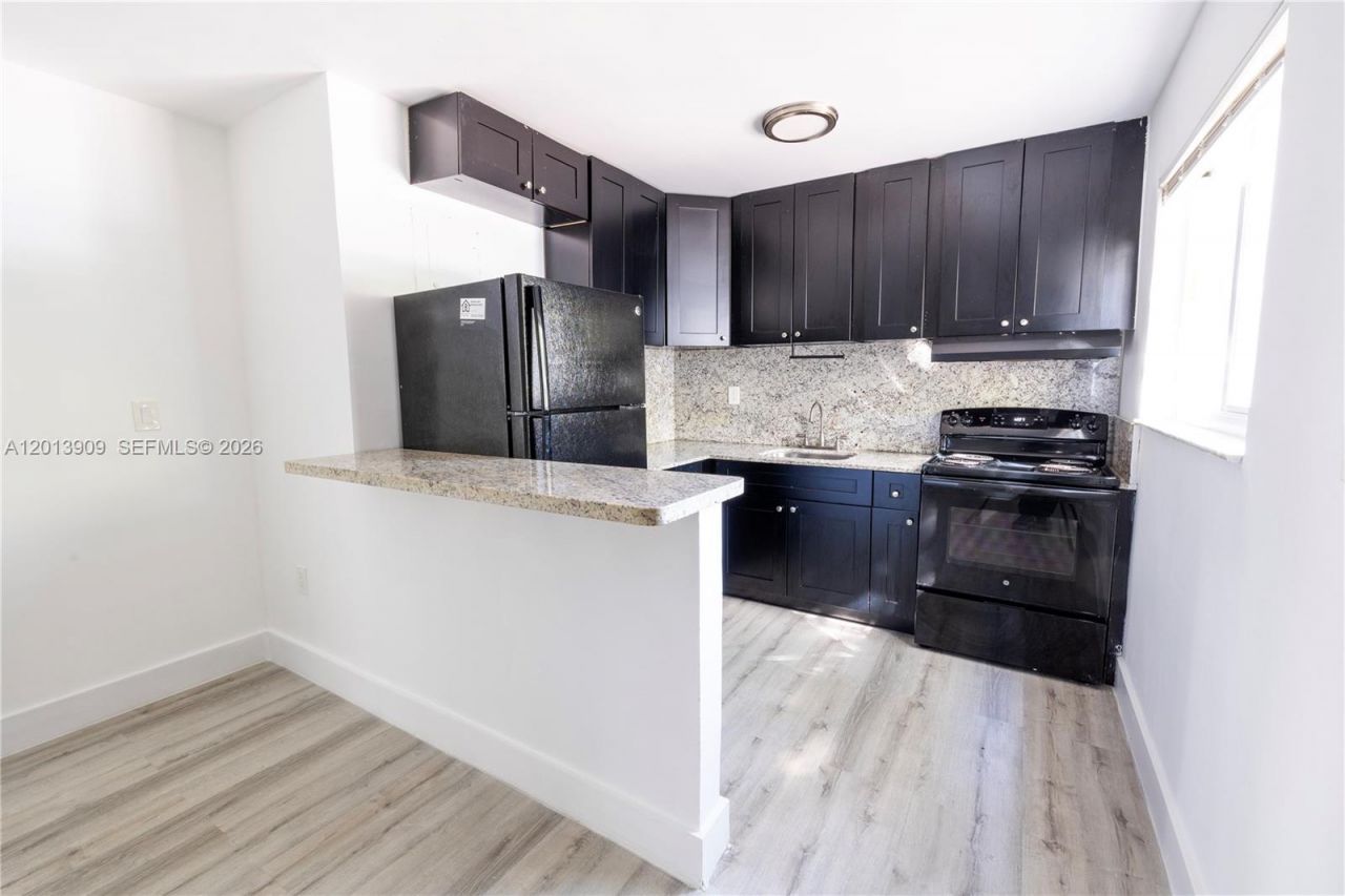 1091 SW 4th St , Unit 1, Miami, FL 33130 Photo