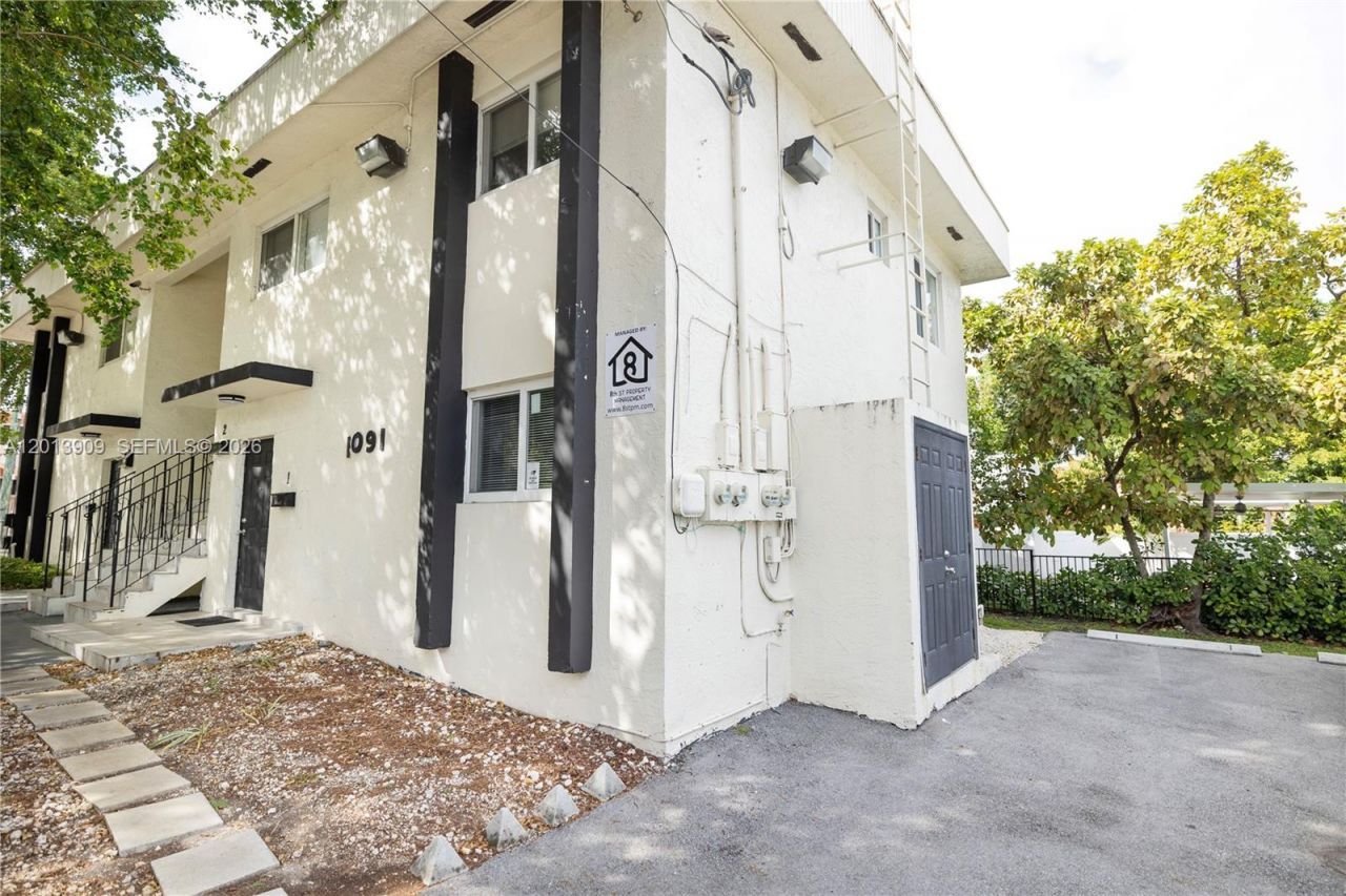 1091 SW 4th St , Unit 1, Miami, FL 33130 Photo