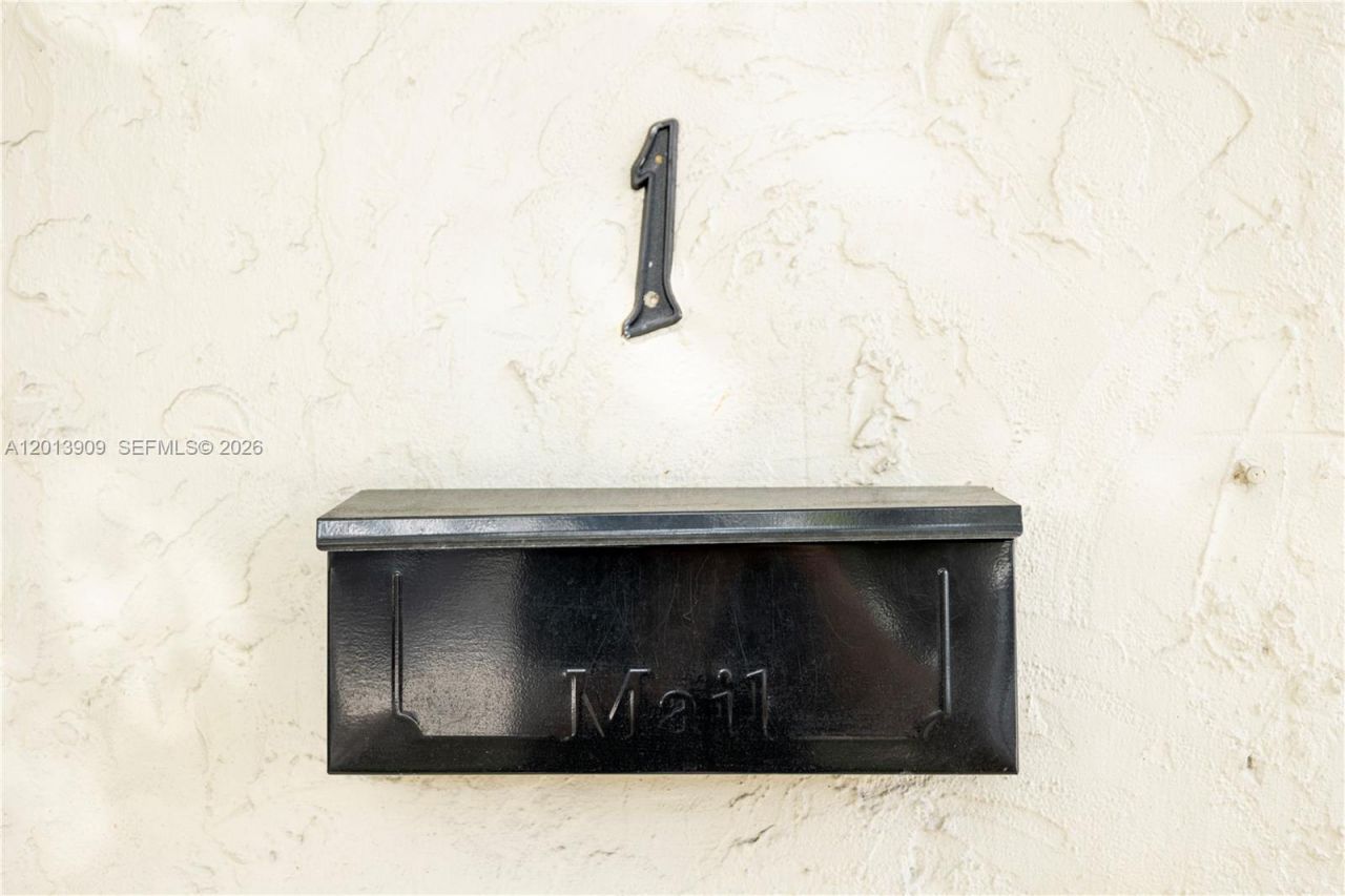 1091 SW 4th St , Unit 1, Miami, FL 33130 Photo