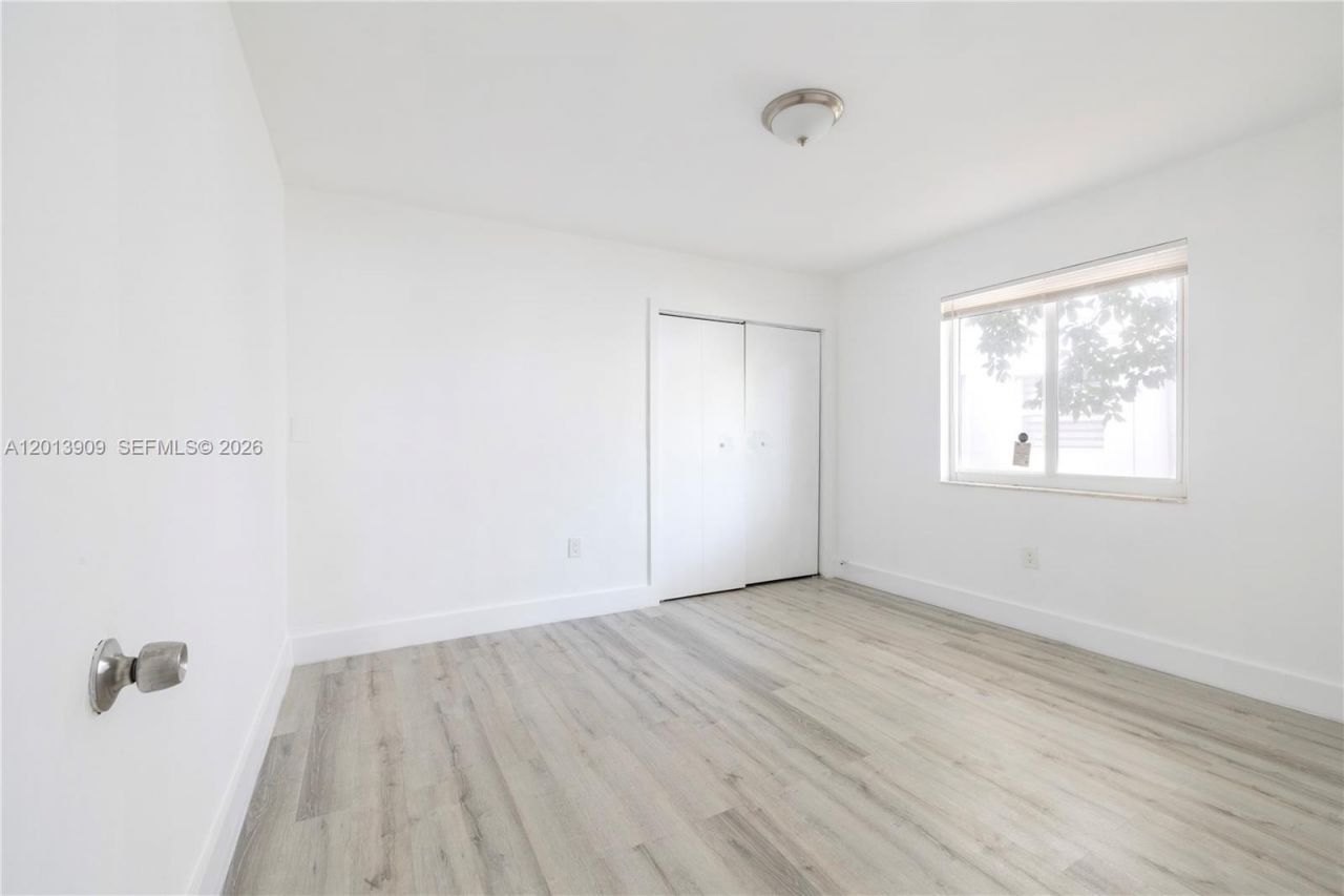 1091 SW 4th St , Unit 1, Miami, FL 33130 Photo