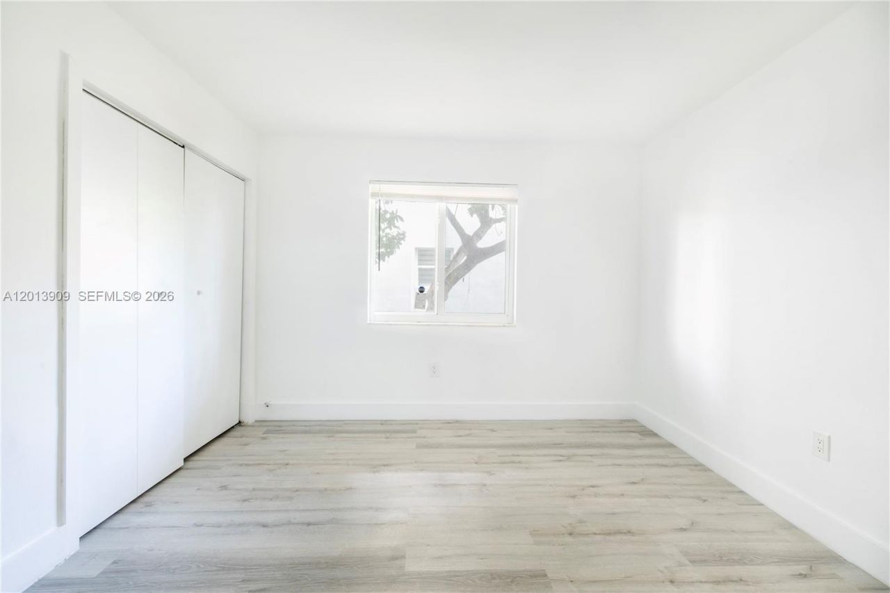1091 SW 4th St , Unit 1, Miami, FL 33130 Photo