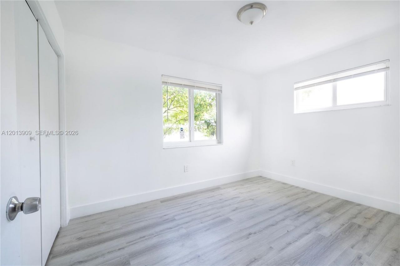 1091 SW 4th St , Unit 1, Miami, FL 33130 Photo